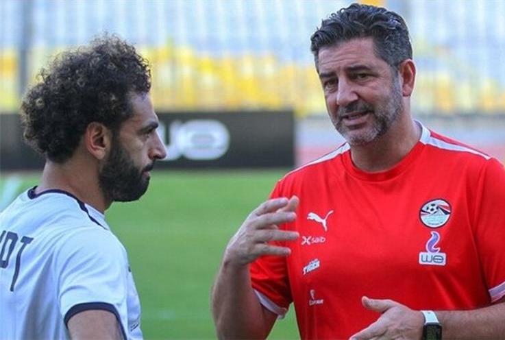 محمد صلاح يوجه رسالة للبرتغالي فيتوريا عقب الإقالة من منتخب مصر