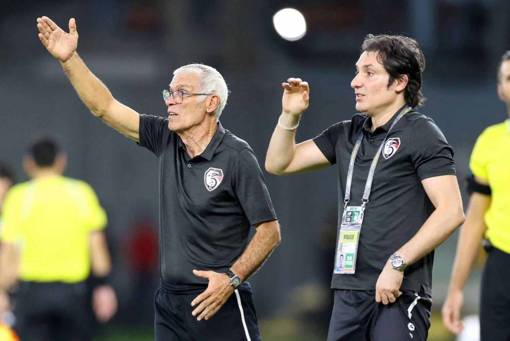 الاتحاد السوري يكافأ الأرجنتيني كوبر والمصري عصام الحضري