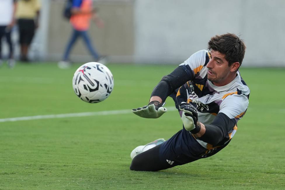 تحديد موعد عودة الحارس كورتوا إلى ريال مدريد