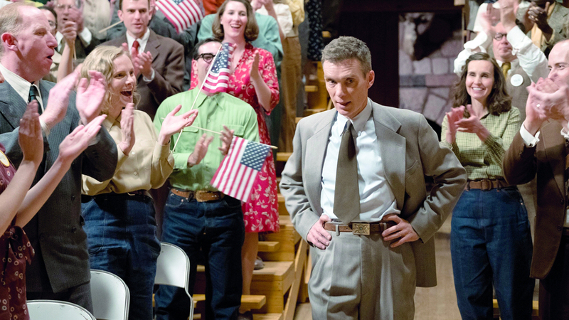 مكافأة جديدة لـ «أوبنهايمر» تقرّب نولان من لقب طال انتظاره