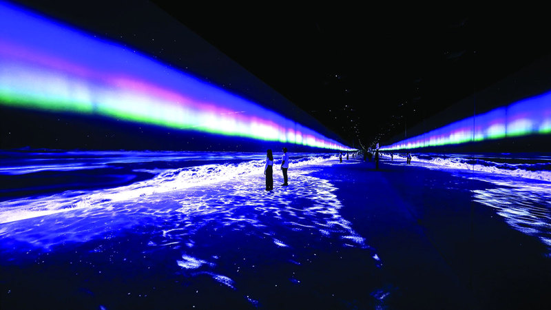 «آرتي ميوزيوم».. رحلة استثنائية بين الشلالات وأمواج البحر في دبي