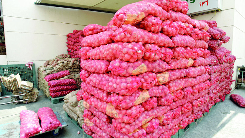 الأسواق تواجه ارتفاع سعر البصل ببدائل محلية وتنويع الاستيراد