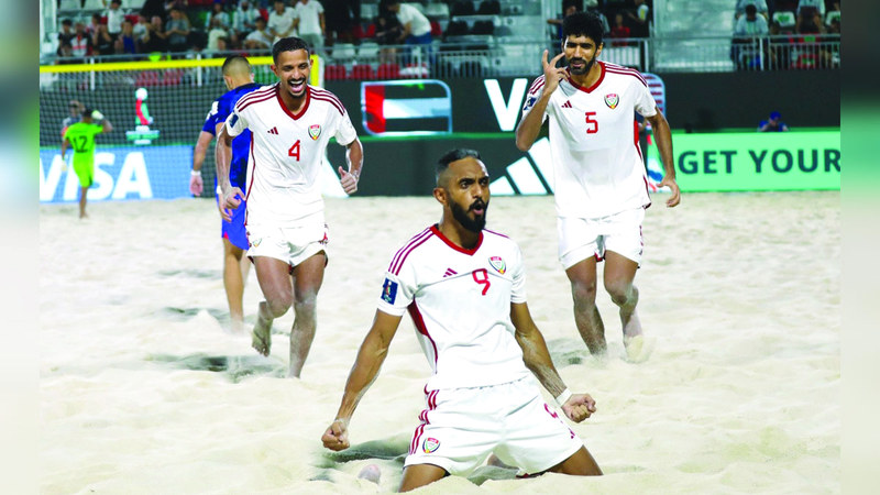 «أبيض الشاطئية» يقصي أميركا ويكمل طريق المونديال