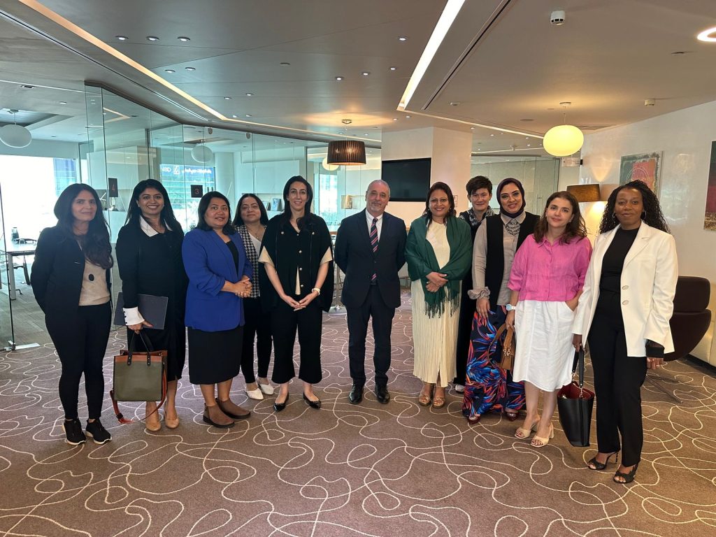مجلس سيدات أعمال دبي يعزز مهارات أعضائه في المجال المالي