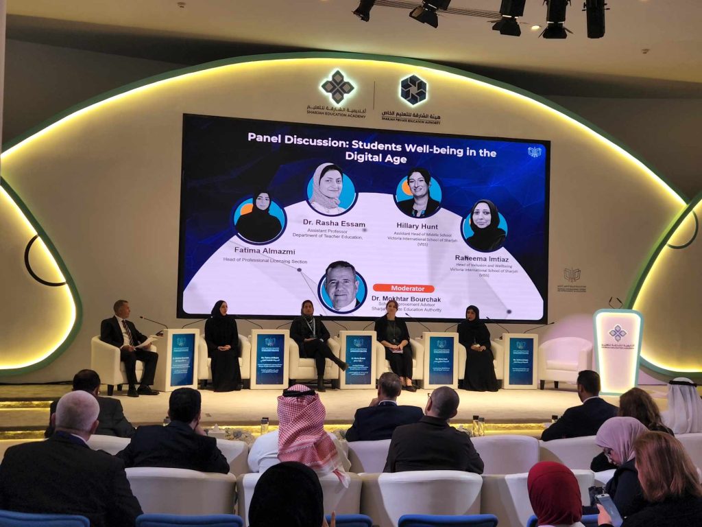 خبراء تعليم يطالبون بوضع إطار عام لدمج الطلبة “ذوي الاحتياجات” في المدارس