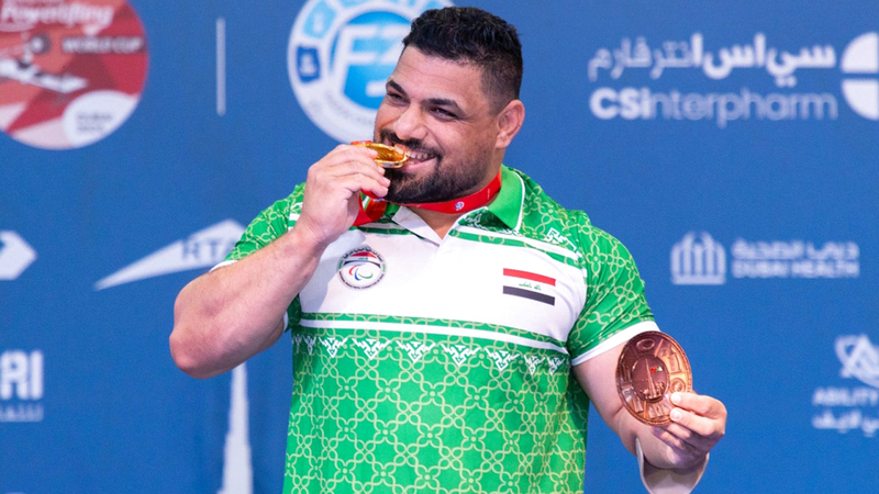 العراق يتقلّد أول ذهبية عربية في «دولية فزاع» لرفعات القوة