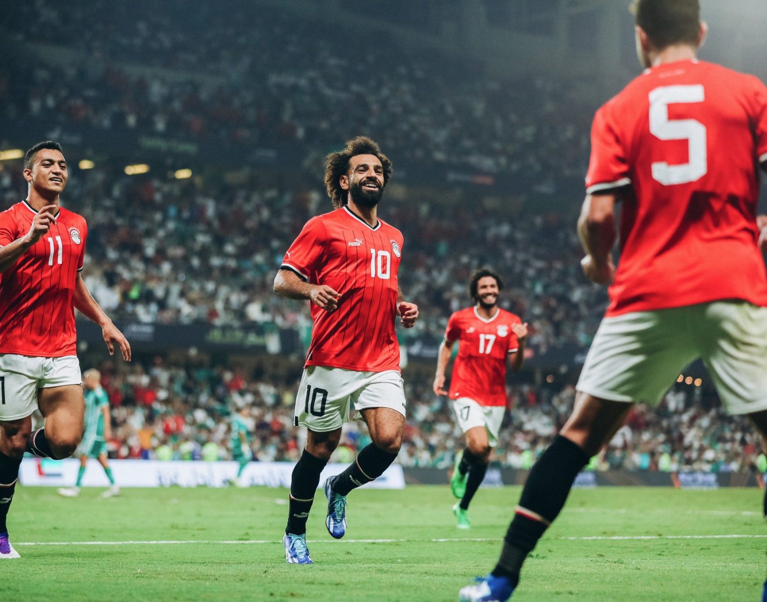 محمد صلاح يرفض الانضمام لمنتخب مصر في الإمارات.. حقيقة الأزمة