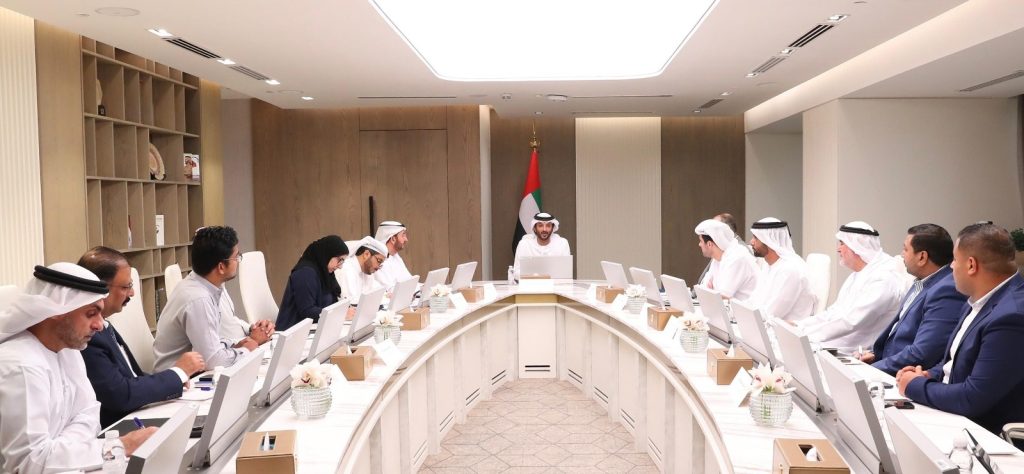 “الاقتصاد” تجتمع مع رؤساء ومدراء 11 جمعية تعاونية ومنافذ البيع الكبرى في الدولة