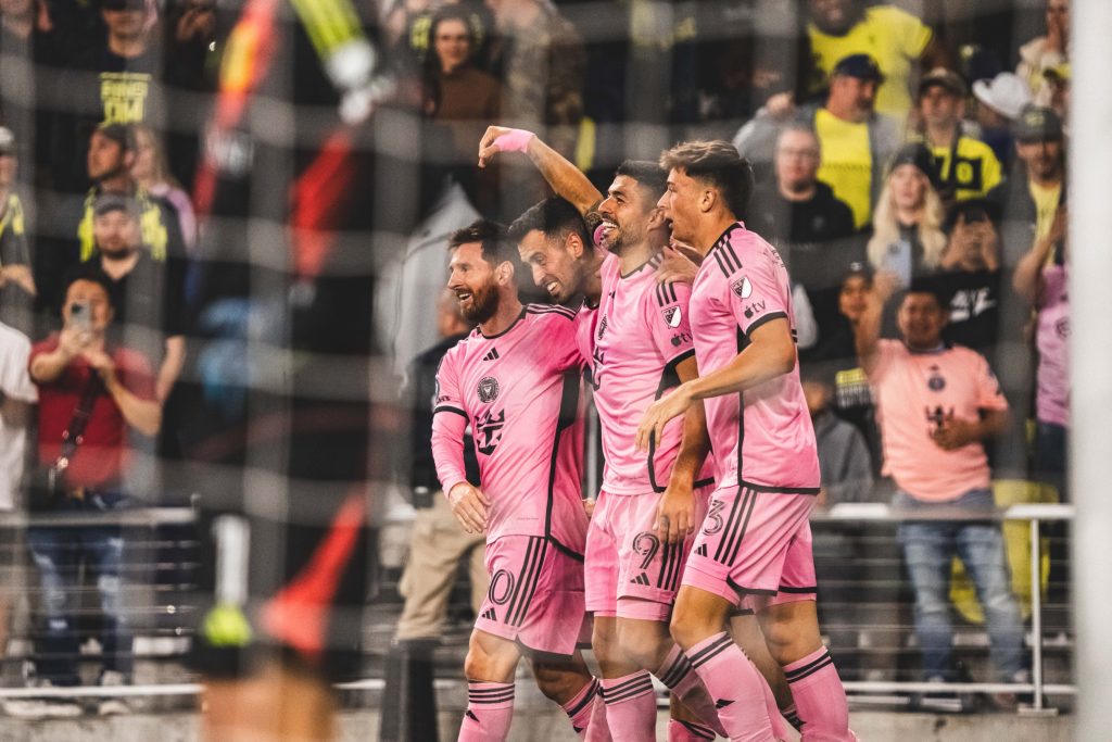 ميسي وسواريز ينقذان إنتر ميامي من الخسارة في دوري الأبطال (فيديو)