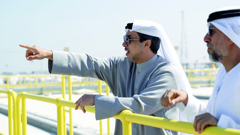 منصور بن زايد يفتتح محطة «نقاء» لتحلية مياه البحر في أم القيوين