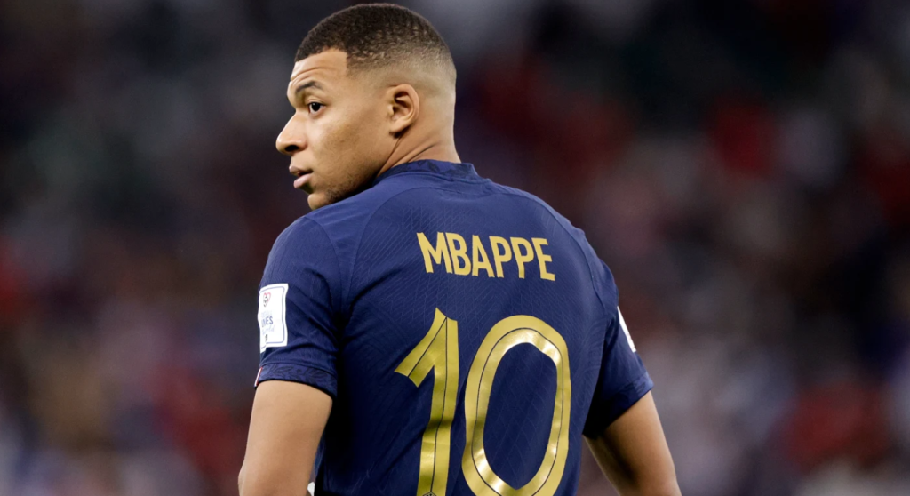 ديشان يرى مشاركة مبابي في أولمبياد باريس “صعبة جداً”