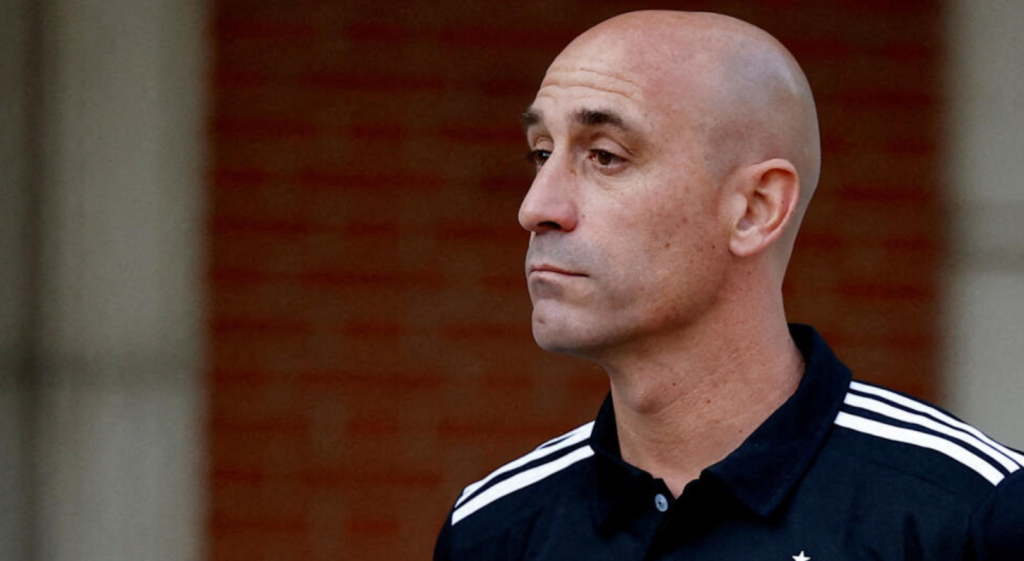 النيابة العامة في إسبانيا تطالب بسجن رئيس الاتحاد السابق