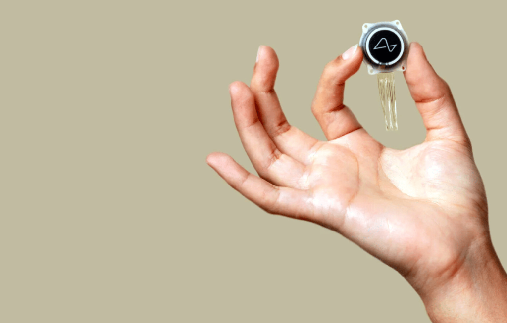 نيورالينك تظهر أول مريض يستخدم زرعة دماغية