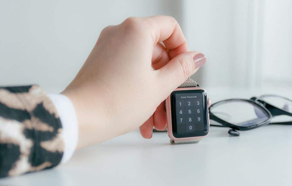 أبرز التحديثات المُتوقعة القادمة إلى ساعة آبل الذكية