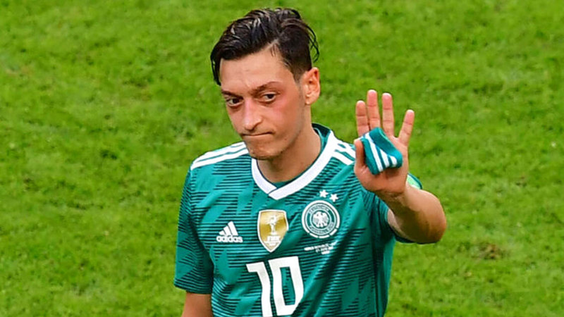 أوزيل يكشف عن ناديه المفضّل