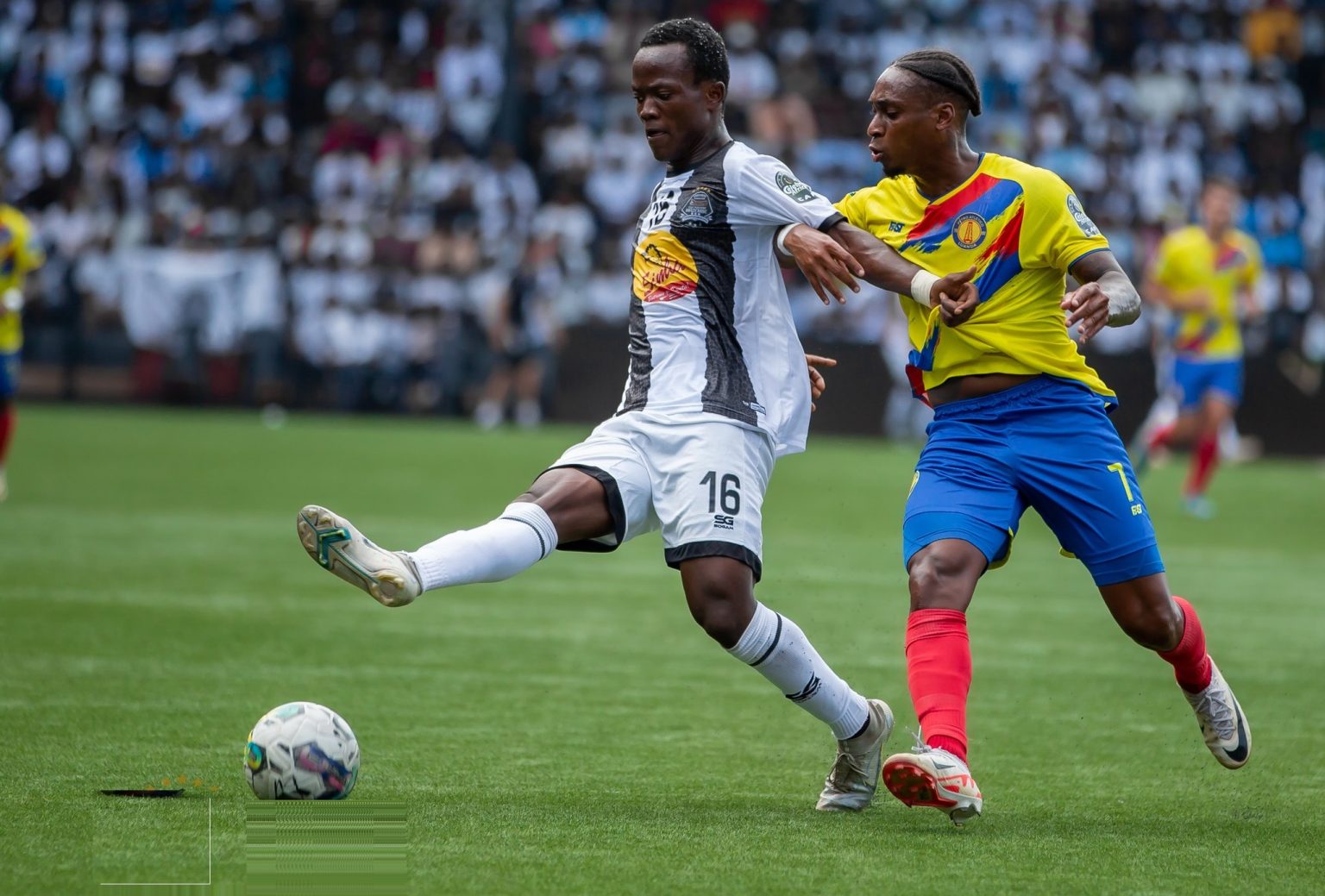 الأهلي المصري يصطدم مع مازيمبي الكونغولي في نصف نهائي إفريقيا