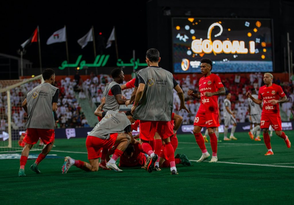 شباب الأهلي يضم شعار “زوروا قطر” على قمصانه في السوبر (فيديو)