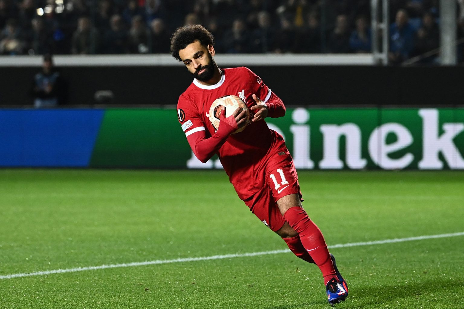 محمد صلاح يحرز هدفا ويُهدر أغرب فرصة لليفربول أمام اتلانتا (فيديو)