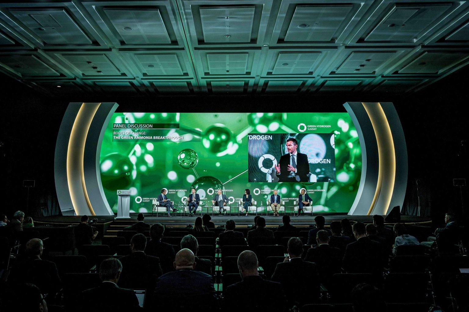 قمة الهيدروجين الأخضر تضع خارطة طريق لبناء اقتصاد طاقة المستقبل