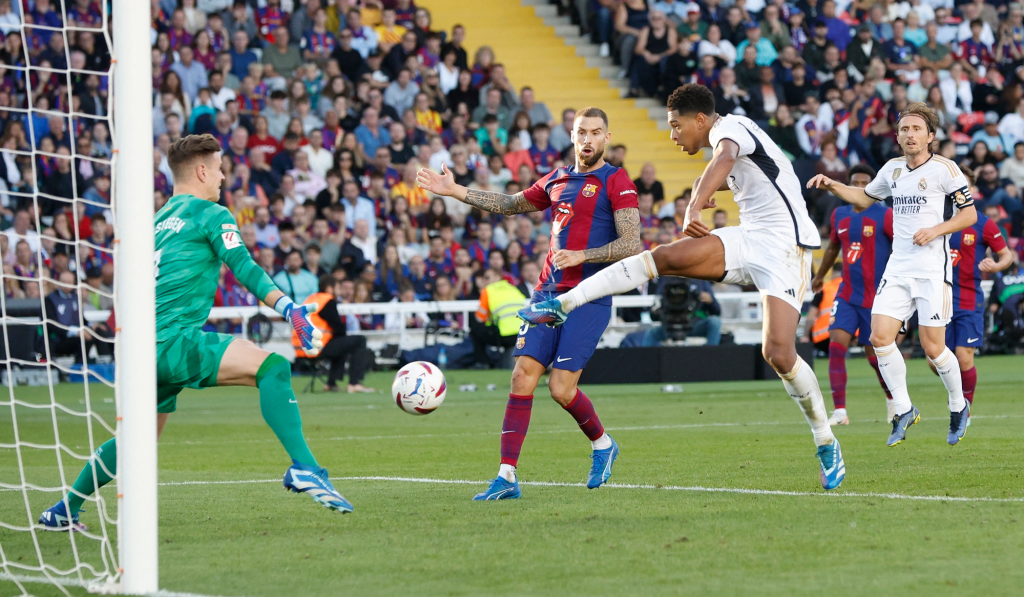 تعرف على أبرز مباريات الأحد.. “كلاسيكو” ريال مدريد وبرشلونة الأهم