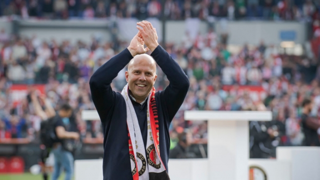 ليفربول يتفاوض مع فينوورد للحصول على خدمات المدرب سلوت