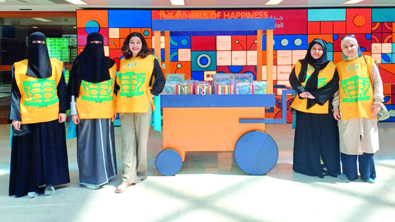 متطوعون من طلبة جامعة دبي يشاركون في مبادرات مجتمعية