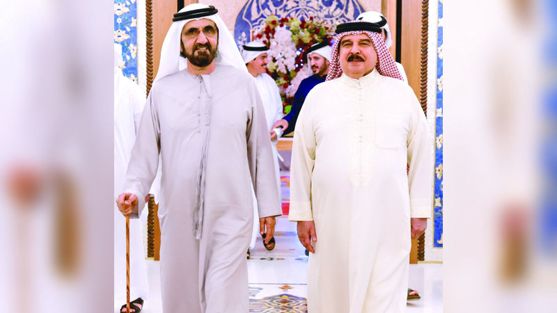 محمد بن راشد وملك البحرين يستعرضان سُبل تعزيز الشراكة الاستراتيجية بين البلدين