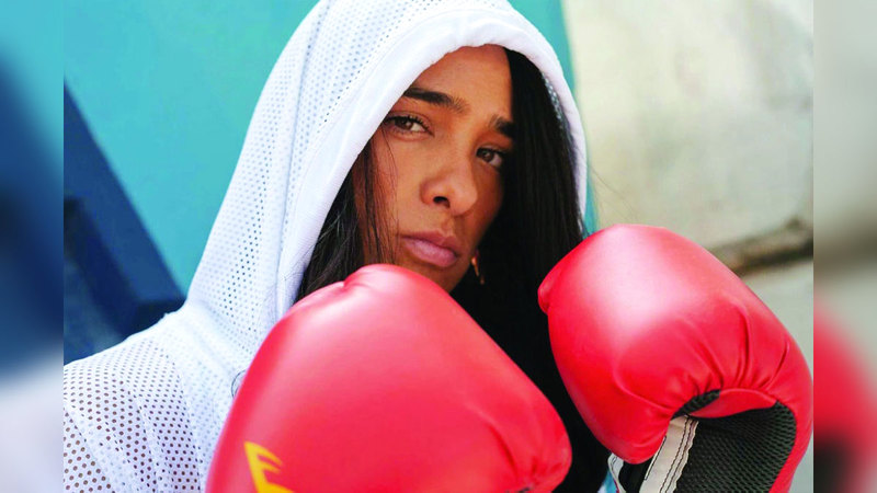 ملاكمة سعودية: فخورة بإضافة رياضة الفن النبيل للدورة