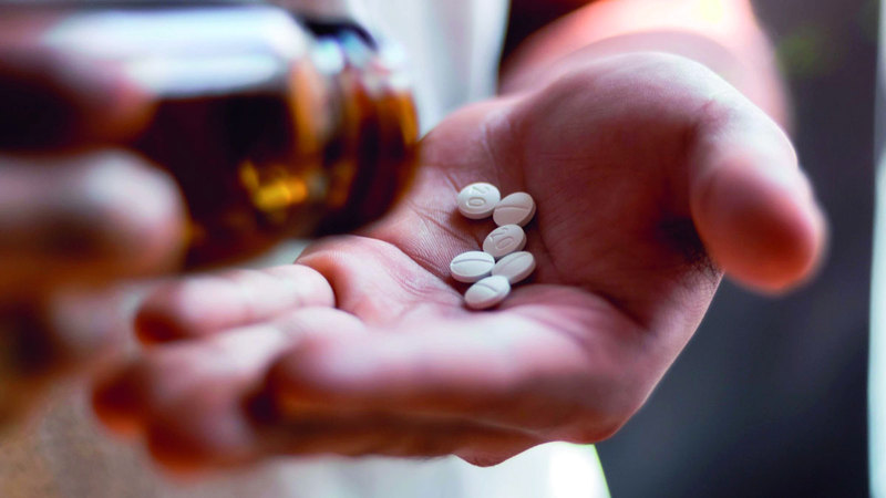 تغريم شاب 30 ألف درهم ومنعه من قيادة المركبات لتعاطيه مؤثراً عقلياً