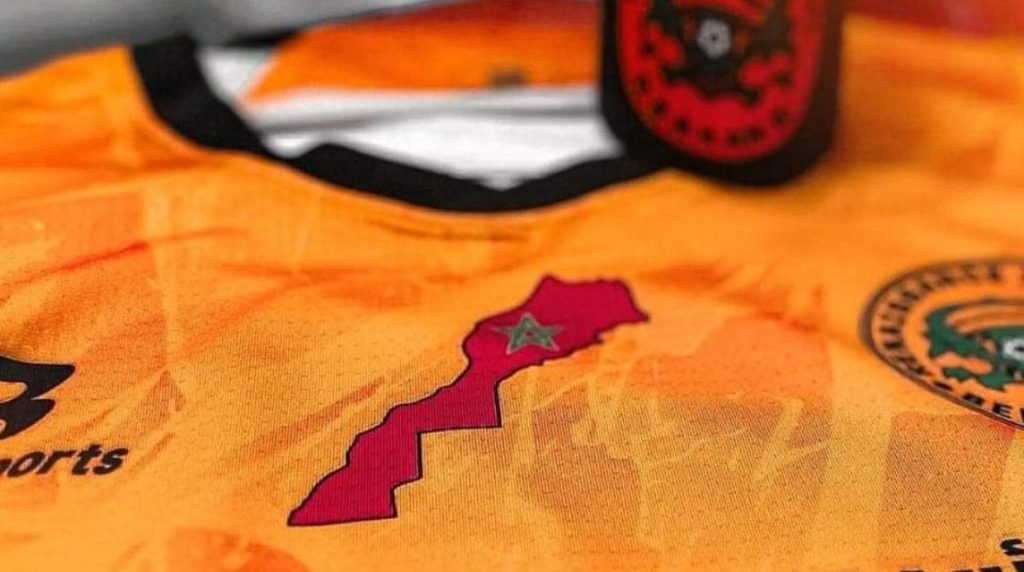 إقبال على قمصان نهضة بركان المغربي بعد أزمة مباراة اتحاد العاصمة الجزائري