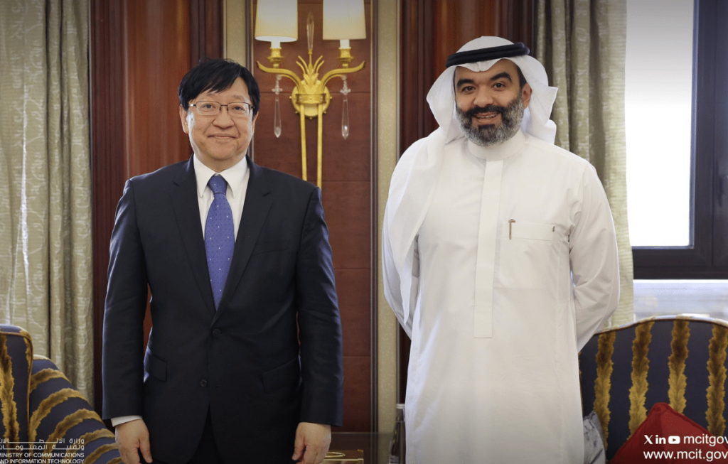 وزير الاتصالات السعودي يناقش مع رؤساء كبرى الشركات التقنية العالمية سبل نمو الاقتصاد الرقمي