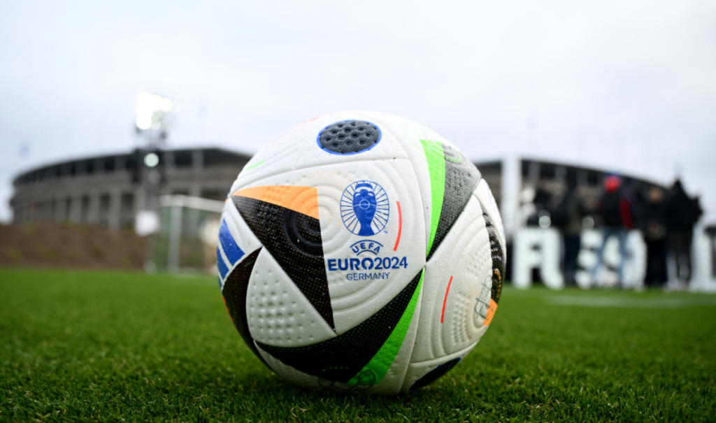 السماح لمنتخبات “يورو 2024” بضم 26 لاعبا