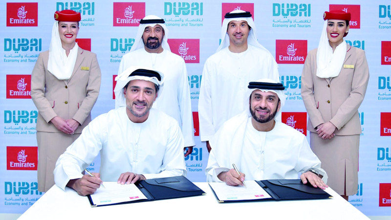 توقيع شراكة استراتيجية بين «الاقتصاد والسياحة» و«طيران الإمارات»