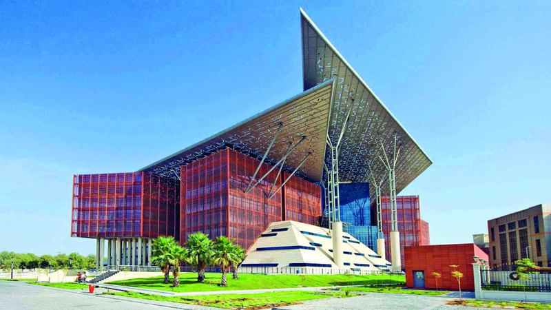 خلاف على سيارة «بنتلي» يقود صديقين إلى القضاء