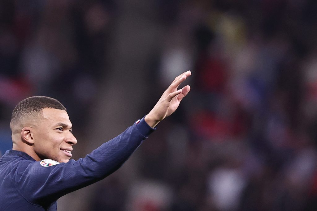 كليان مبابي يعلن رحيله رسمياً عن باريس سان جرمان (فيديو)