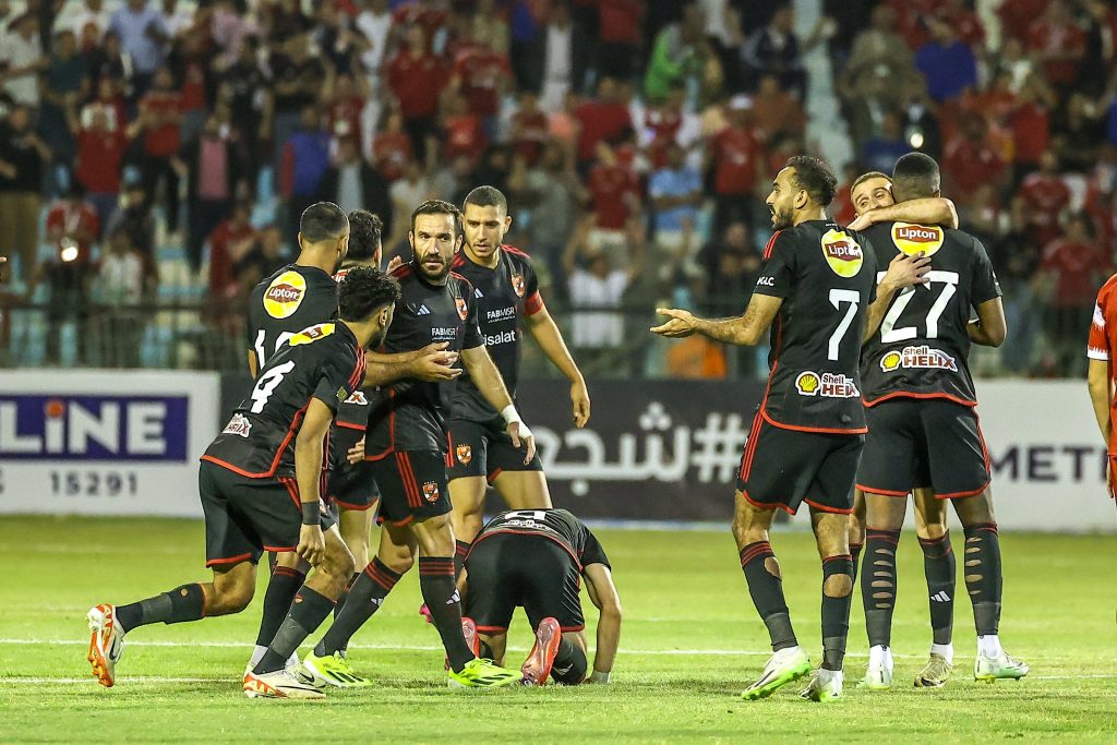 معلق مصري يثير الجدل.. يغني للأهلي “إيه الجول الحلو ده” (فيديو)