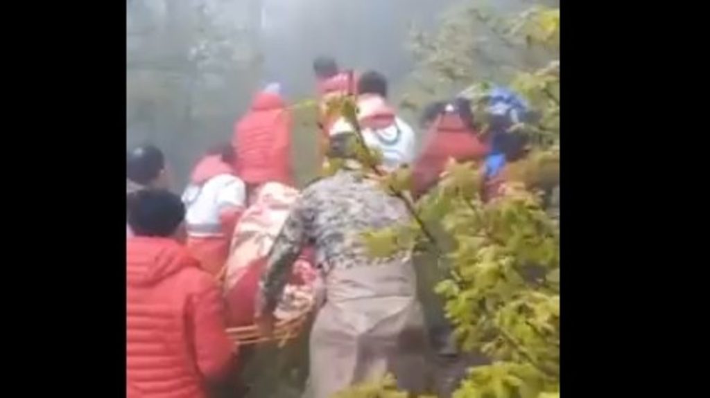 شاهد بالفيديو …إيران تعلن العثور على جثامين ضحايا مروحية رئيسي المنكوبة