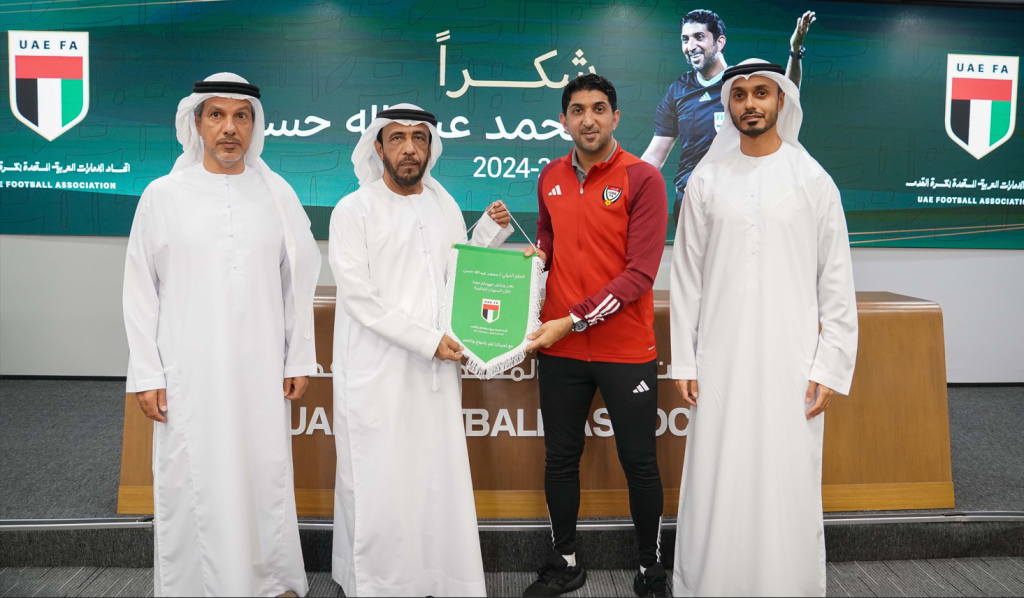 بعد إعلان اعتزاله.. محمد عبدالله حسن: سأبقى في خدمة الصافرة الإماراتية