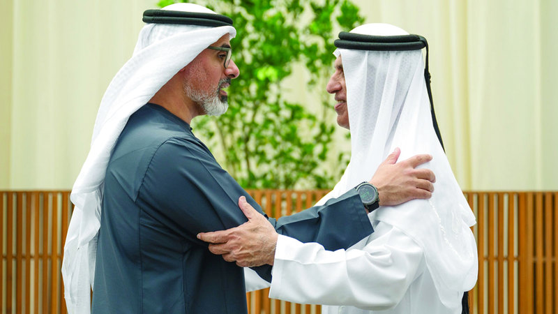 حاكم رأس الخيمة وولي عهد أم القيوين يعزيان في وفاة حمد الخييلي
