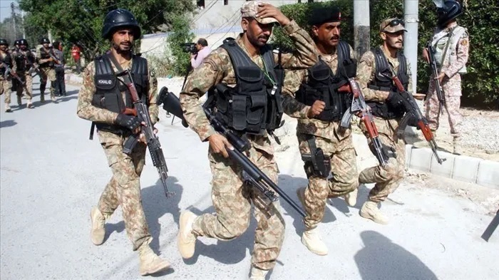 مقتل 7 جنود باكستانيين و23 مسلحا في تبادلات إطلاق نار على الحدود الأفغانية