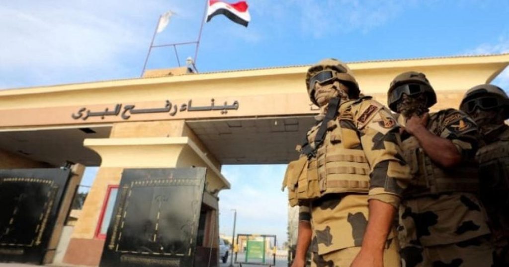 استشهاد جندي مصري بتبادل إطلاق نار مع الجيش الإسرائيلي قرب معبر رفح