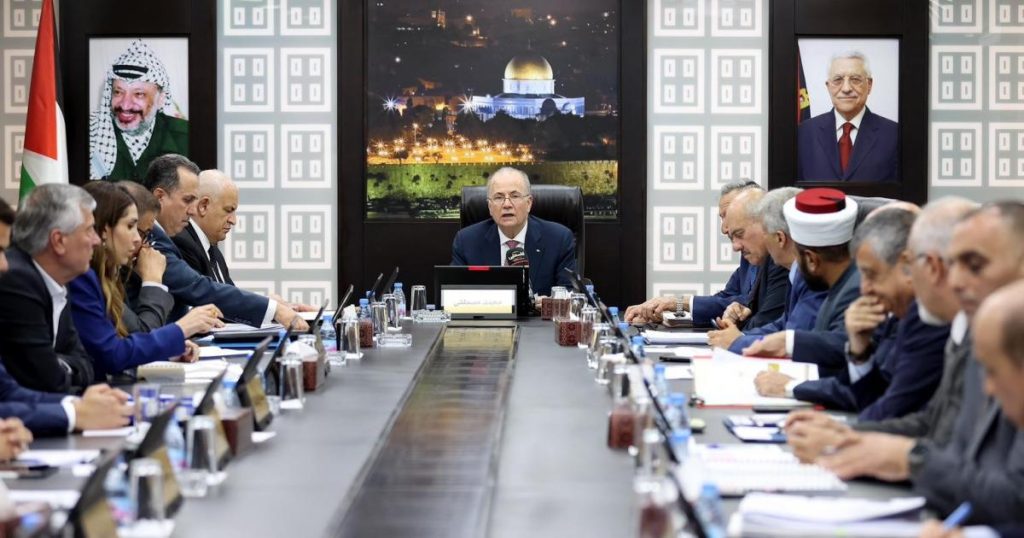 صرف دفعة من رواتب الموظفين قبل عيد الأضحى
