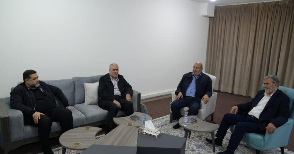 تفاصيل لقاء النخالة مع وفد حماس في بيروت