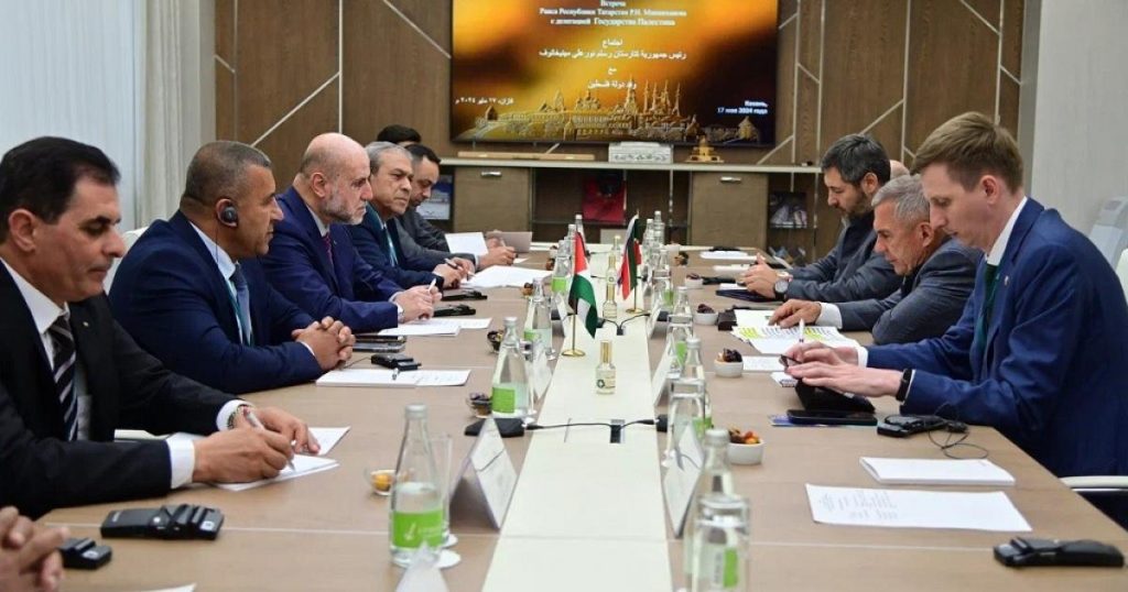 الهباش يطلع رئيس جمهورية تتارستان على الأوضاع في فلسطين في ظل العدوان الإسرائيلي