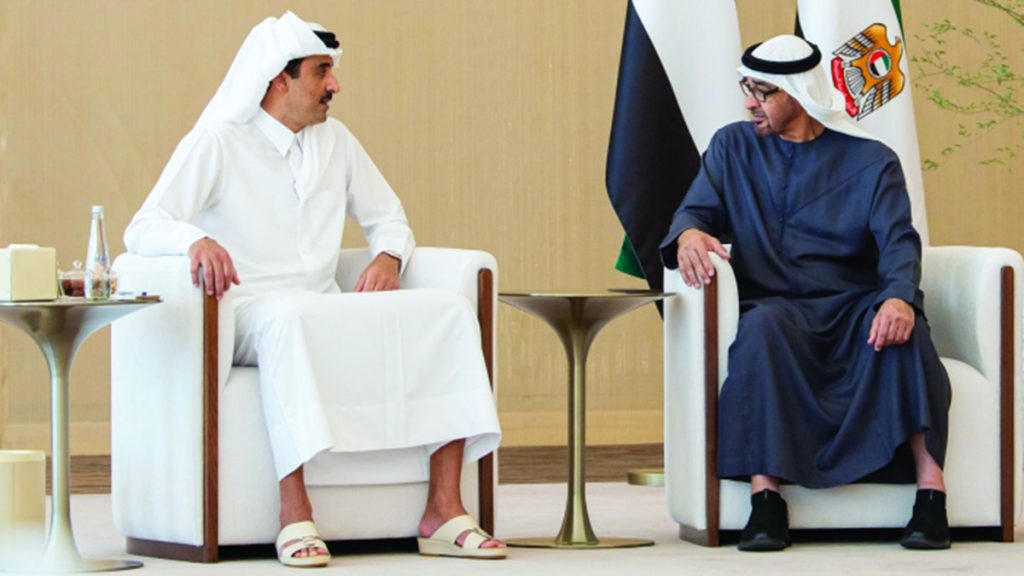 رئيس الدولة وأمير قطر: الإمارات وقطر تدعمان جميع المساعي لحفظ أمن واستقرار المنطقة