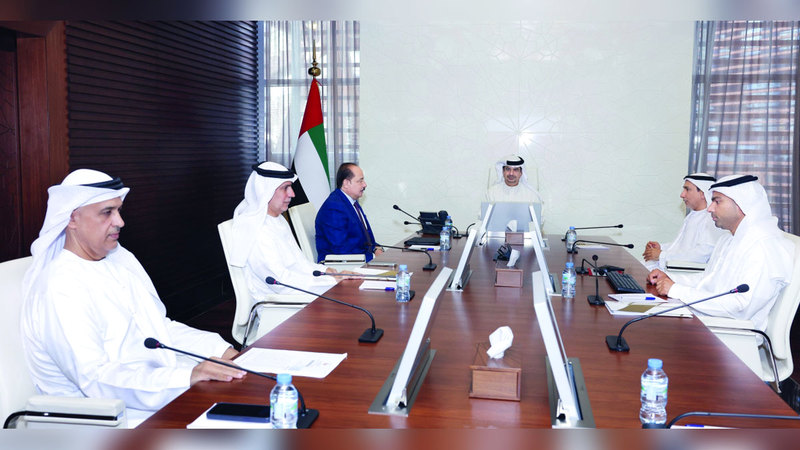 «قضاء أبوظبي» توقف قيد خبيرين