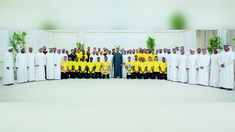 رئيس الدولة يستقبل فريق الوصل «بطل الدوري والكأس»