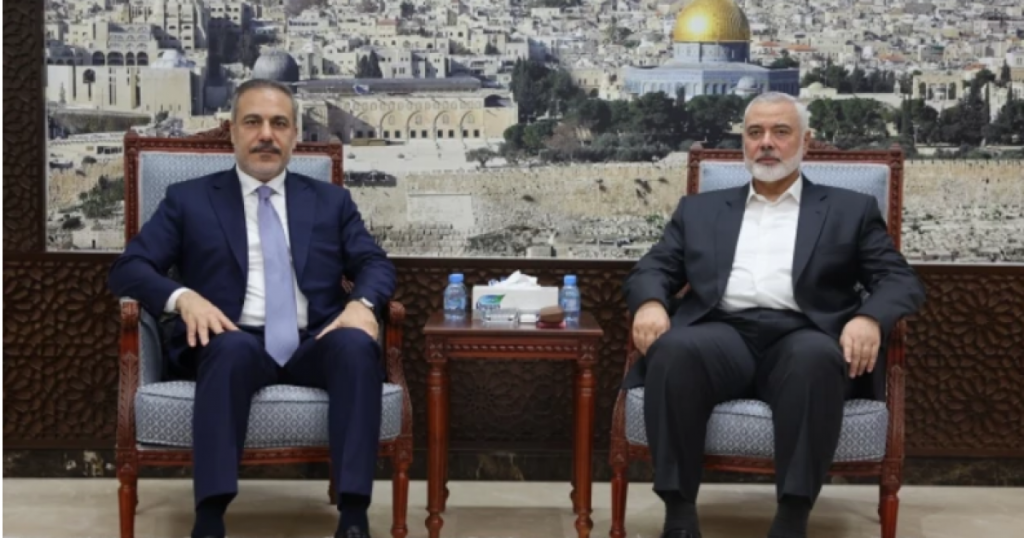 “هنية” يلتقي وزير الخارجية التركي في الدوحة