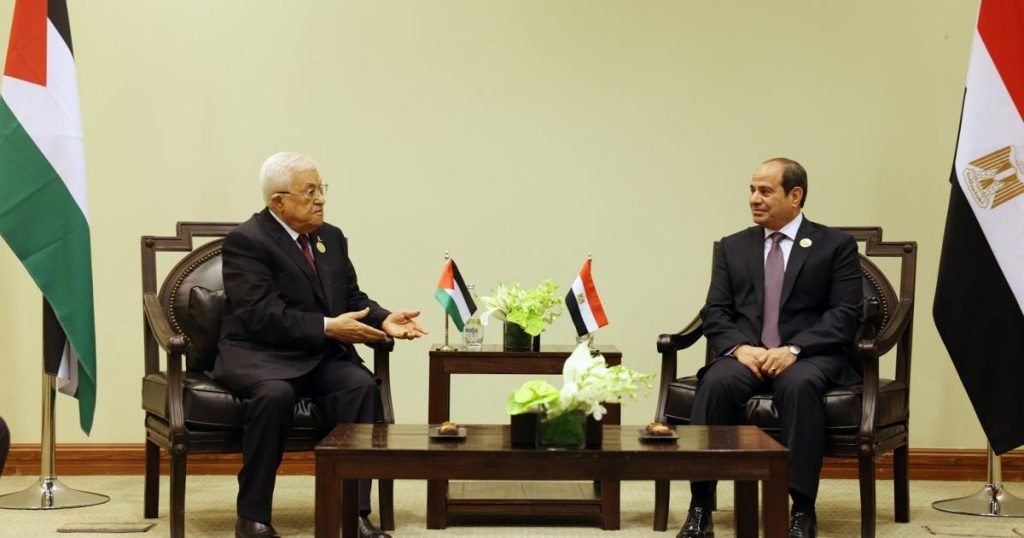 بالصور: تفاصيل اجتماع الرئيس عباس ونظيره المصري في الأردن