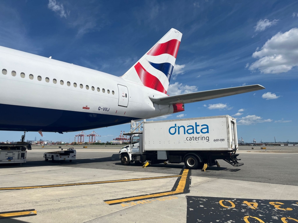 «دناتا» توسع شراكتها مع «البريطانية» بعقد في مطار «نيوآرك» الأميركي